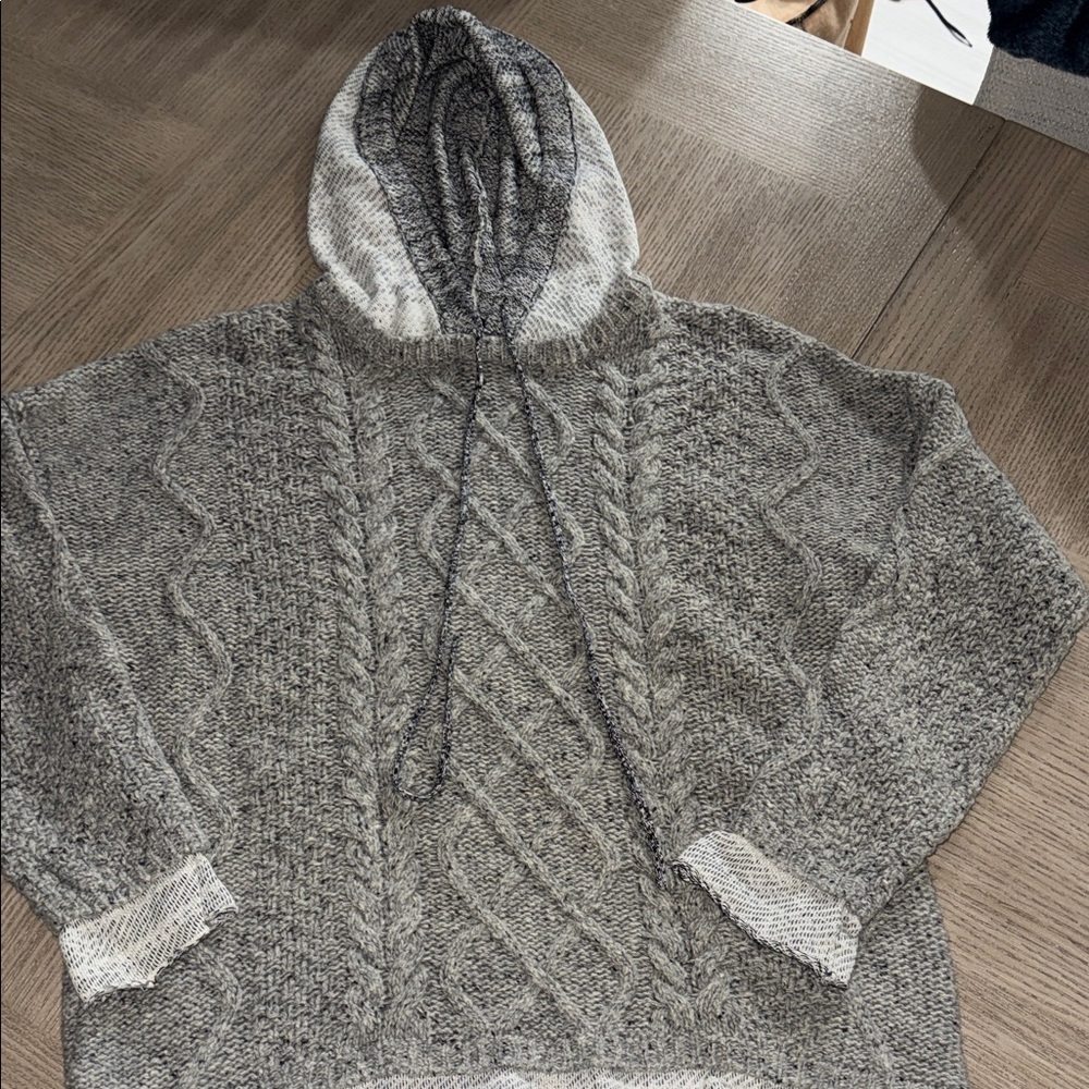 Generation Love Two-Tone Cable Womens sweater size large